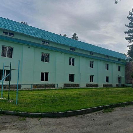 N&R Rest House Цахкадзор Экстерьер фото